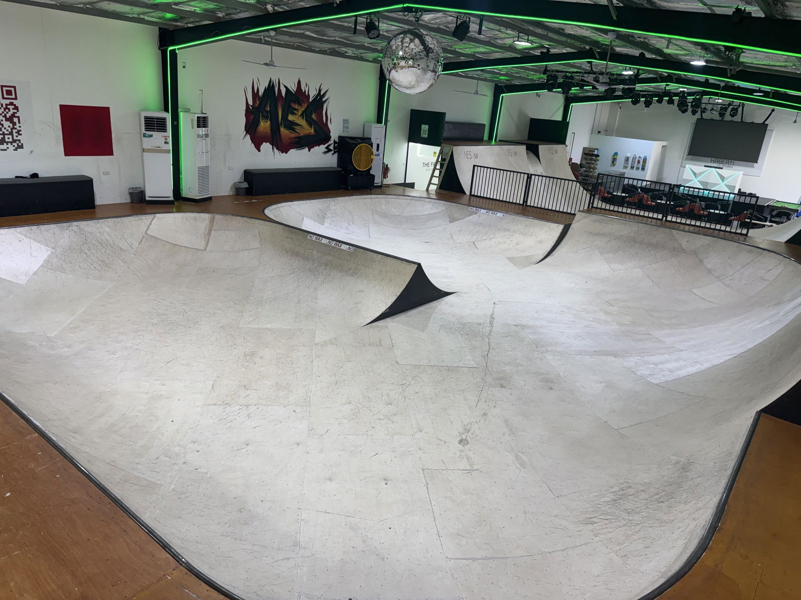 AES-SB Indoor Skatepark