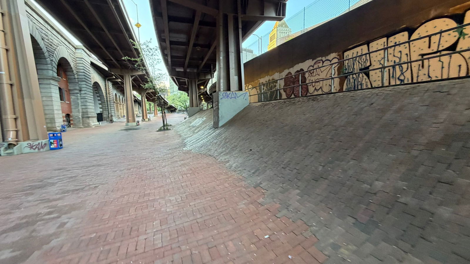 Brooklyn Banks Skate spot