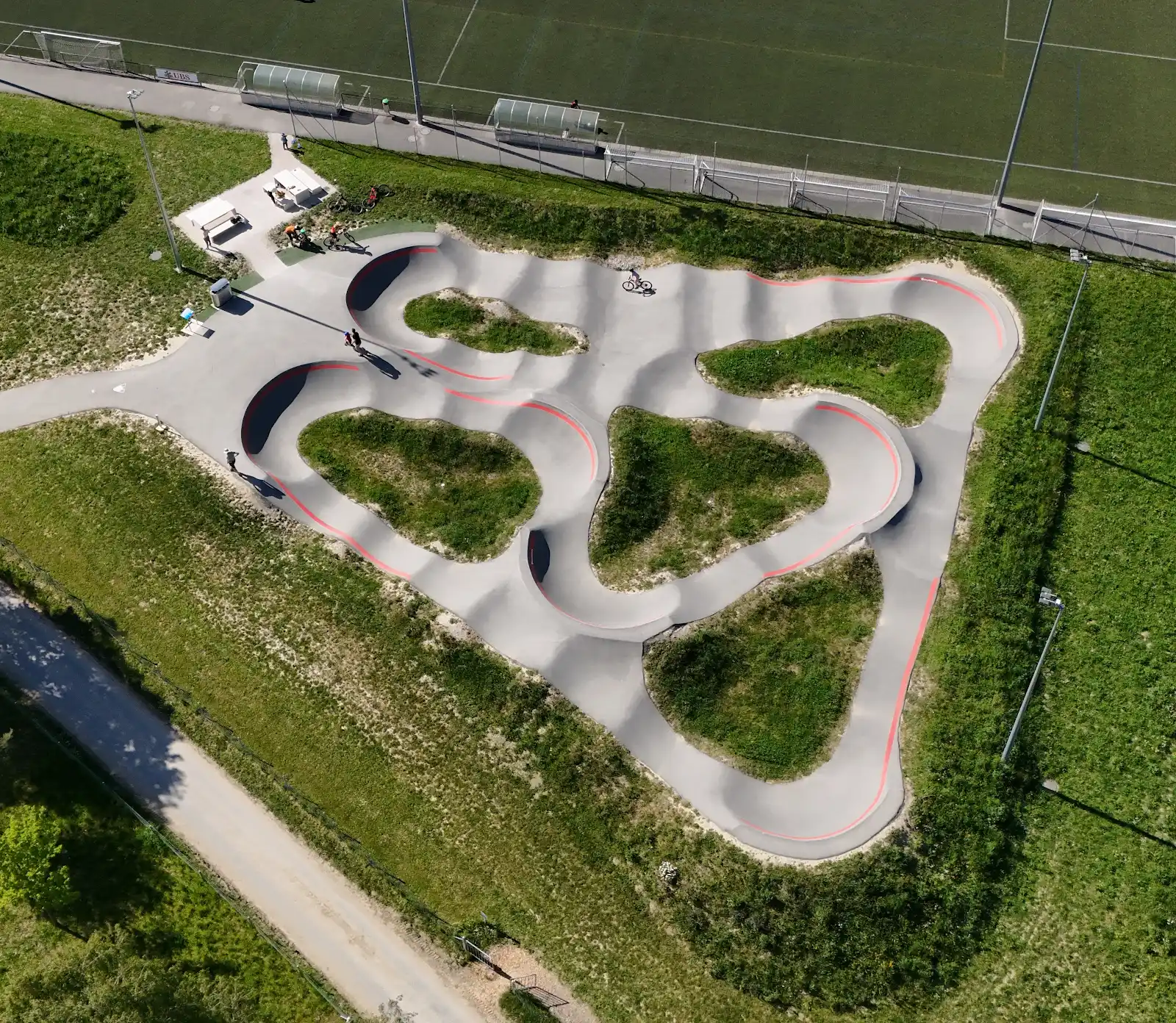 Gland pumptrack