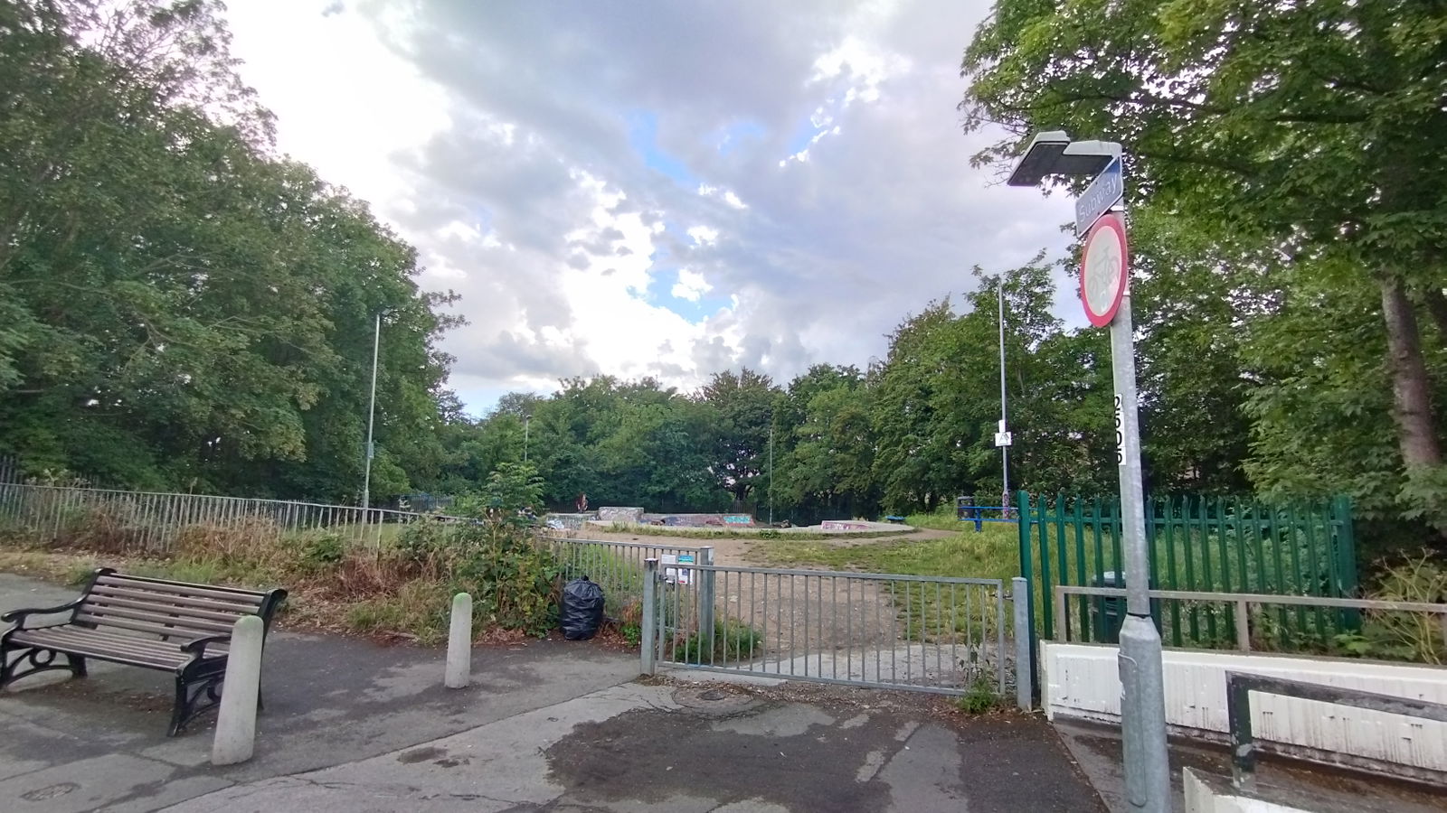 Sunbury-on-Thames skatepark