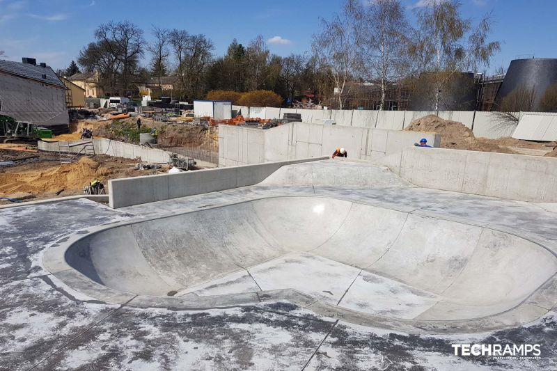 Pacanów skatepark